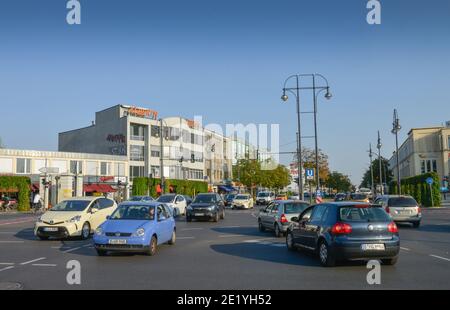 Autoverkehr, Kurt-Schumacher-Platz, Tegel, Reinickendorf, Berlin, Deutschland Stock Photo