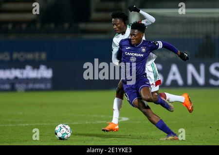 LEUVEN, BELGIUM - JANUARY 10: L-R: Albert Sambi Lokonga of Anderlecht, Kamal Sowah of OH Leuven during the Pro League match between OH Leuven and RSC Stock Photo