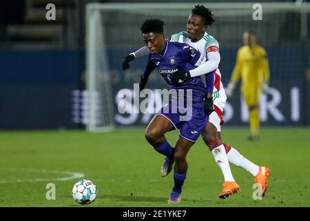 LEUVEN, BELGIUM - JANUARY 10: L-R: Albert Sambi Lokonga of Anderlecht, Kamal Sowah of OH Leuven during the Pro League match between OH Leuven and RSC Stock Photo