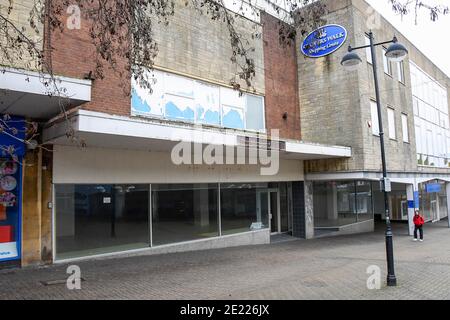 Yeovil, Somerset, UK.  11th January 2020.  A closed and empty shops in the town centre at Yeovil in Somerset during the Covid-19 lockdown. Picture Credit: Graham Hunt/Alamy Live News Stock Photo