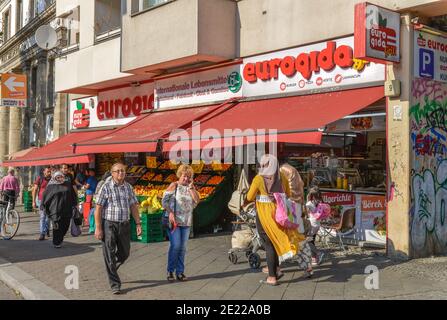 Straßenszene, Badstrasse, Gesundbrunnen, Mitte, Berlin, Deutschland Straßenszene, Badstrasse, Gesundbrunnen, Mitte, Berlin, Deutschland