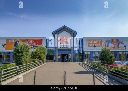 Moebel Kraft Pankstrasse Gesundbrunnen Mitte Berlin Deutschland Mobel Kraft Stock Photo Alamy