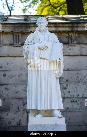 Luther-Denkmal, Dorotheenstaedtischer Friedhof, Chausseestrasse, Mitte, Berlin, Deutschland Stock Photo