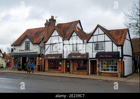 Old Amersham, Buckinghamshire, UK. 11th January, 2021. Closed restaurants and shops. Amersham Old Town was very quiet today as many people heed the Government requirement to stay at home during the latest Covid-19 lockdown. Credit: Maureen McLean/Alamy Stock Photo