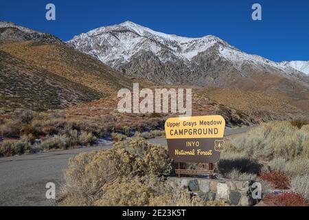 INDEPENDENCE, CALIFORNIA, UNITED STATES - Dec 21, 2020: A sign announces the entrance to Upper Grays Meadow Campground in the Eastern Sierra mountains Stock Photo