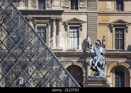 Le Louvre Museum, Paris 8 Stock Photo