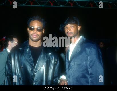 Los Angeles, California, USA 1st May 1996 (L-R) Actor Shawn Wayans and brother actor Damon Wayans attend 20th Century Fox Premiere of 'The Great White Hype' at Mann's Chinese Theatre on May 1, 1996 in Los Angeles, California, USA. Photo by Barry King/Alamy Stock Photo Stock Photo