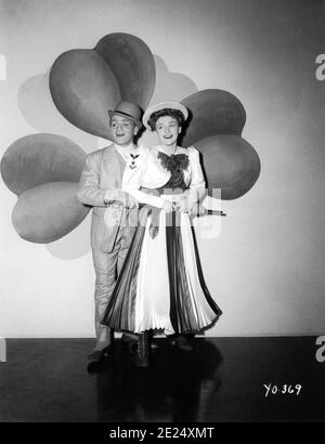 JAMES CAGNEY as George M. Cohan and JOAN LESLIE as Mary Cohan in YANKEE DOODLE DANDY 1942 director MICHAEL CURTIZ Warner Bros. Stock Photo