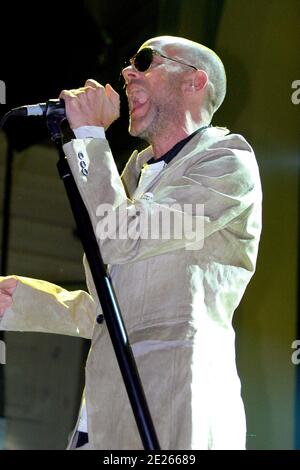 REM in concert at the Brixton Academy in London, UK. 24th June 2003 Stock Photo