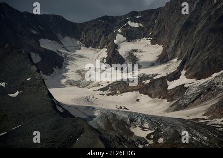 Blick auf den Weissmiesgletscher im Walliser Laggintal Stock Photo