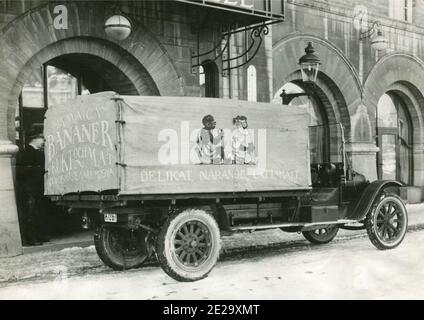 Early vintage photograph from Stockholm of a good vehicle carrying bananas. Stock Photo