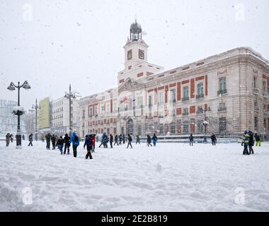 Puerta del Sol nevada. Madrid. España Stock Photo