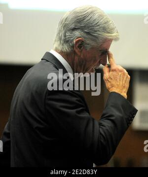 Defense attorney J. Michael Flanagan questions witness Dr. Paul White, an anesthesiologist and propofol expert, during the final stage of Dr. Conrad Murray's defense case in the involuntary manslaughter trial in the death of singer Michael Jackson at the Los Angeles Superior Court in Los Angeles, CA, USA on 28 October 2011. Murray has pleaded not guilty and faces four years in prison and the loss of his medical licenses if convicted of involuntary manslaughter in Michael Jackson's death. Photo by Paul Buck/Pool/ABACAPRESS.COM Stock Photo