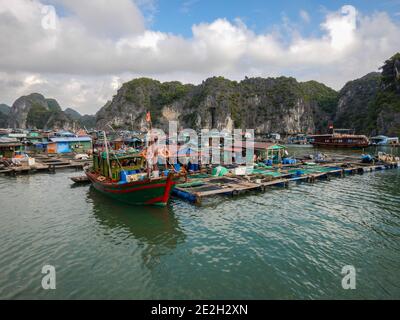 Amazing Halong Bay - Floating Market Stock Photo