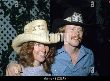 Ron Howard with Cheryl Alley Howarde1168   Credit: Ralph Dominguez/MediaPunch Stock Photo