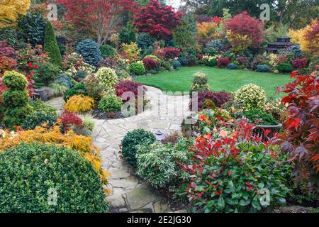 view from the top patio to the Japanese Tea House at Four Seasons Garden in late October Stock Photo