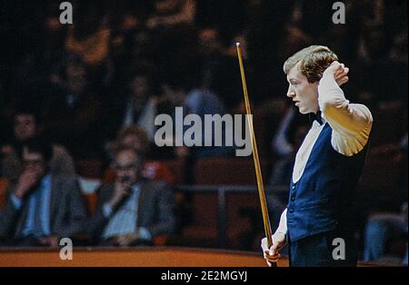 LONDON - ENGLAND 22/29 JAN 84. Steve Davis competing in the Benson & Hedges Masters snooker tournament at the Wembley Conference Centre on the 22/29 J Stock Photo
