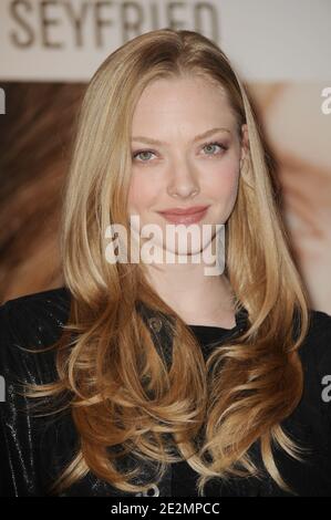 US actress Amanda Seyfried poses as she attends a photocall for the Atom Egoyan's film 'Chloe' at Hotel George V in Paris, France, on February 8, 2010. Photo Thierry Orban/ABACAPRESS.COM Stock Photo