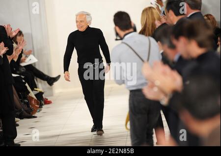 Designer Ralph Lauren walks the runway at the end of his fashion show during the Mercedes-Benz Fashion Week Fall 2010 in New York City, NY, USA on February 18, 2010. Photo by Mehdi Taamallah/ABACAPRESS.COM (Pictured: Ralph Lauren) Stock Photo