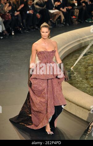 Aussie model Elle Macpherson wears a creation by designer Marc Jacobs for  Louis Vuitton Fall-Winter 2010/2011 Ready-to-Wear collection show held at  the Cour Carre du Louvre in Paris, France on March 10