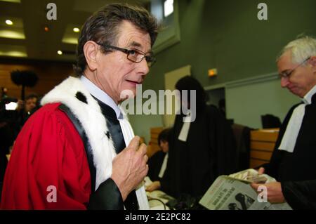 L'avocat general Marc Gaubert a la Cour d'Assises du Tarn a Albi, le 20 Mars 2010. La cour d'assises du Tarn a confirme l'acquittement de Jacques Viguier, professeur de droit juge en appel pour le meurtre de sa femme mysterieusement disparue le 27 fevrier 2000. Jacques Viguier avait deja ete acquitte en premiere instance en fevrier 2009 aux assises de Haute-Garonne. Le verdict d'appel met un terme probable a l'affaire judiciaire, sans resoudre le mystere de la disparition de Suzanne Viguier. Photo by Florent Busquets-Manavit/ABACAPRESS.COM Stock Photo