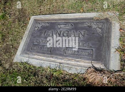 Chatsworth, California, USA 14th January 2021 A general view of actor Glenn Langan and actress Adele Jergens Graves at Oakwood Memorial Park and Cemetery on January 14, 2021 in Chatsworth, California, USA. Photo by Barry King/Alamy Stock Photo Stock Photo