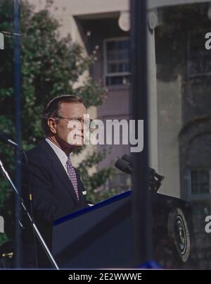 Washington DC, USA, October 30, 1989President George H.W. Bush delivers remarks at the groundbreaking ceremony for the National Police Officers Memorial Credit: Mark Reinstein/MediaPunch Stock Photo
