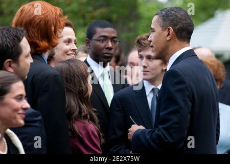President Barack Obama, right, talks with actress Sigourney Weaver following remarks at an Earth Day reception in the Rose Garden at the White House in Washington, D.C. on April 22, 2010. Photo by Brendan Hoffman/ABACAPRESS.COM (Pictured: Sigourney Weaver, Barack Obama) Stock Photo