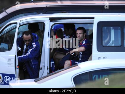 Mathieu Valbuena arrives at a training session, at the Petzula Resort, in Knysna, South Africa, on June 12, 2010. France will play Mexico in Polokwane on June 17 and South Africa in Bloemfontein on June 22. Photo by Christophe Guibbaud/Cameleon/ABACAPRESS.COM Stock Photo