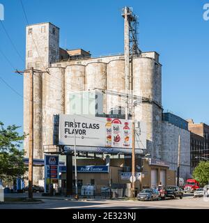 Grain elevator and mill in the West Loop Stock Photo