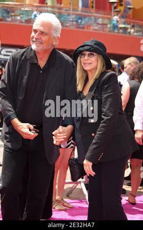 James Brolin, Barbra Streisand at the film premiere for Standing Ovation, by Kenilworth Films, in Universal City, CA, USA, on July 10, 2010. (Pictured: James Brolin, Barbra Streisand). Photo by Baxter/ABACAPRESS.COM Stock Photo