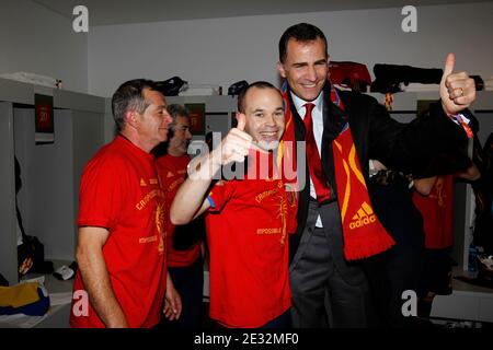 Crown Prince Felipe celebrates the victory in the Spanish dressing room after Spanish football tam won the 2010 FIFA World Cup at Soccer City Stadium in Johannesburg, South Africa, on July 11, 2010. Photo by Pool/Almagro/ABACAPRESS.COM Stock Photo