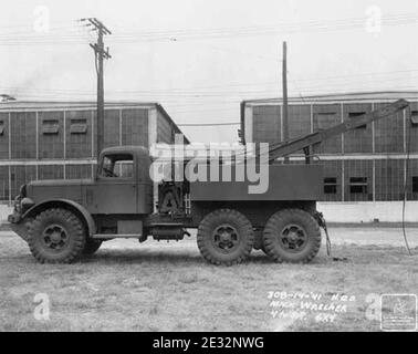 mack-wrecker-1941-2e32nwg.jpg