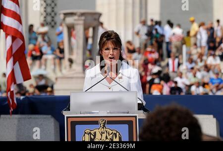 'Former Alaska Governor Sarah Palin addresses thousands of Tea Party activists at a ''Restoring America'' Rally on August 28, 2010 in Washington, DC, USAPhoto by Olivier Douliery/ABACAPRESS.COM' Stock Photo