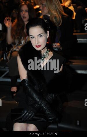 Dita Von Teese attends the presentation of Louis Vuitton Spring-Summer 2007  Ready-to-Wear collection held at the 'Petit Palais' in Paris, France, on  October 8, 2006. Photo by Khayat-Nebinger-Orban-Taamallah/ABACAPRESS.COM  Stock Photo - Alamy