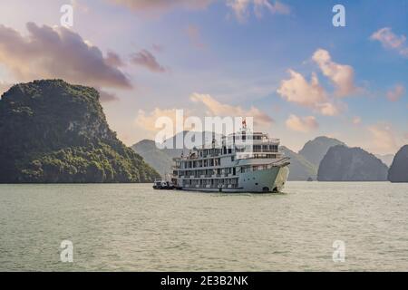 Cruise ships and islands in Halong Bay, Vietnam Stock Photo