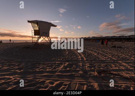 People at Pacific Beach San Diego during COVID summer  Stock Photo