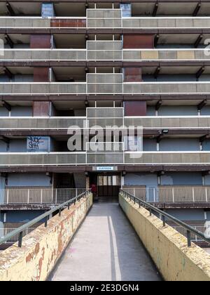 Flats are boarded up in Claydon House, a high rise Corbusian slab block of council flats, ahead of demolition and regeneration of the Heygate Estate i Stock Photo