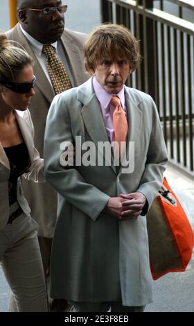 Los Angeles, CA, USA. 12th July, 2007. PHIL SPECTOR and his wife RACHELLE SHORT arrive at Spector's murder trial, Thursday, July 12, 2007, in Los Angeles. Spector is accused of the February 2003 fatal shooting of actress Lana Clarkson. Credit Image: © Jonathan Alcorn/ZUMA Press. © Copyright 2007 by Jonathan Alcorn Stock Photo