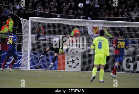 Barcelona's goalkeeper Victor Valdes during the UEFA Champions League - First Knockout Round - First Leg - Lyon vs Barcelona in Lyon, France on February 24, 2009. The match ended in a 1-1 draw. Photo by Henri Szwarc/ABACAPRESS.COM Stock Photo