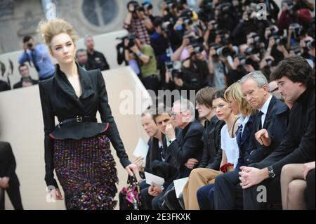 Louise Bourgoin attending the Louis Vuitton Fall-Winter 2009-2010  ready-to-wear collection show by Designer Marc Jacobs in Paris, France on  March 12, 2009. Photo by Thierry Orban/ABACAPRESS.COM Stock Photo - Alamy