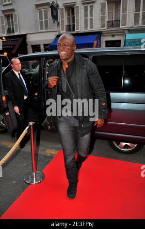 British singer/songwriter Seal arrives at RTL radio station to receive a diamond record for his latest album 'Soul' given for the sale of 800.000 units in France, in Paris, France, on March 16, 2009. Photo by Nicolas Gouhier/ABACAPRESS.COM Stock Photo