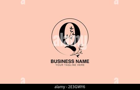 Floral Q QQ initial logo | initial based modern monogram logo, vector template image. luxury logotype logo, Feminine logo. typography logo Stock Vector