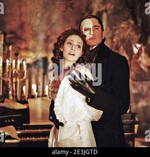 THE PHANTOM OF THE OPERA 2004 Warner Bros Pictures film with Emmy Rossum and Gerard Butler Stock Photo