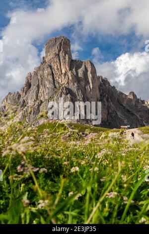 The Giau Pass (Italian: Passo di Giau) (Ladin: Jof de Giau) (el. 2236 m.) is a high mountain pass in the Dolomites in the province of Belluno in Italy Stock Photo
