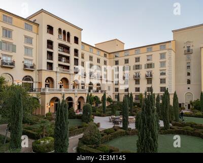 Las Vegas, JAN 16, 2021 - Afternoon view of the beautiful scenery around Lake Las Vegas Stock Photo