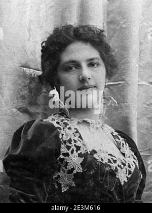 Margaretha Geertruida MacLeod-Zelle in the Dutch East Indies - 1900 ...
