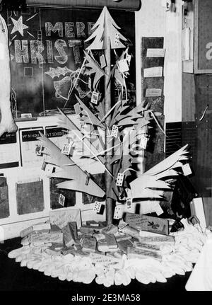 Makeshift Christmas tree on USS Randolph (CV-15) in 1944. Stock Photo