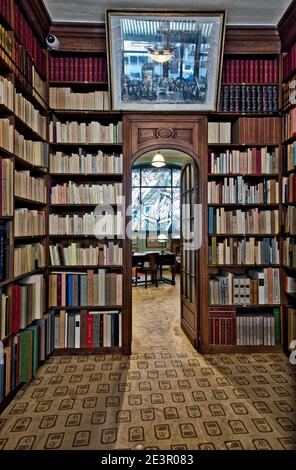 FRANCE / IIe-de-France / Paris / Rare book store Librairie Auguste Blaizot . In Paris Stock Photo