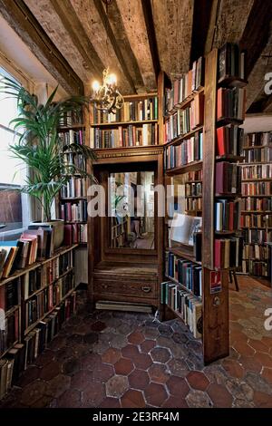 FRANCE / IIe-de-France / Paris / Independent bookstore Shakespeare and Company in Paris . Stock Photo